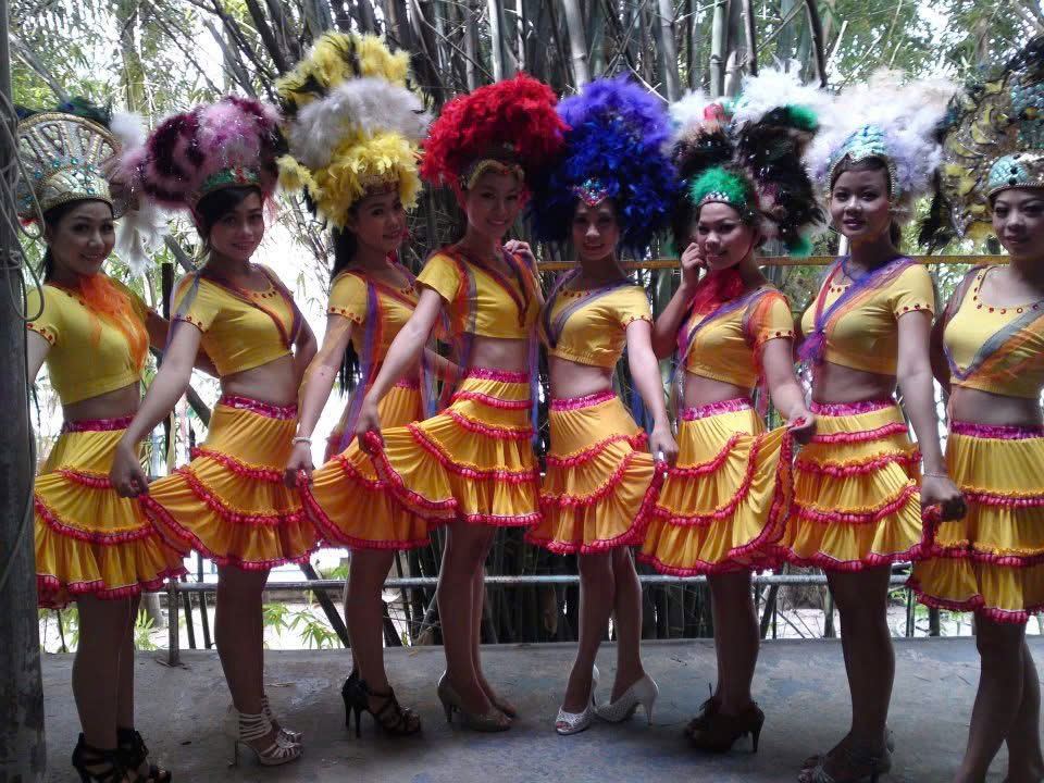 Xuân Nguyễn dance performance