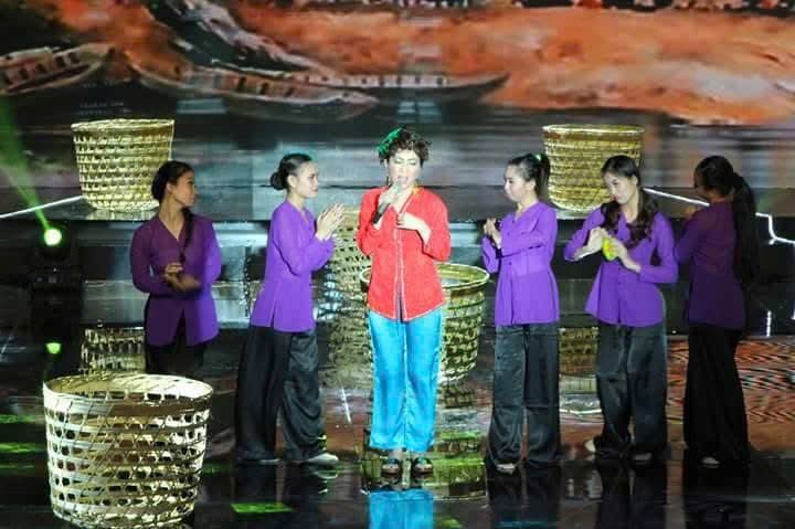 Xuân Nguyễn dance performance