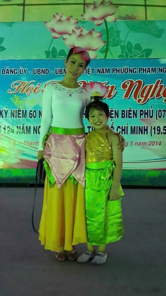 Xuân Nguyễn dance performance