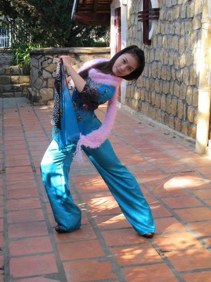 Xuân Nguyễn dance performance