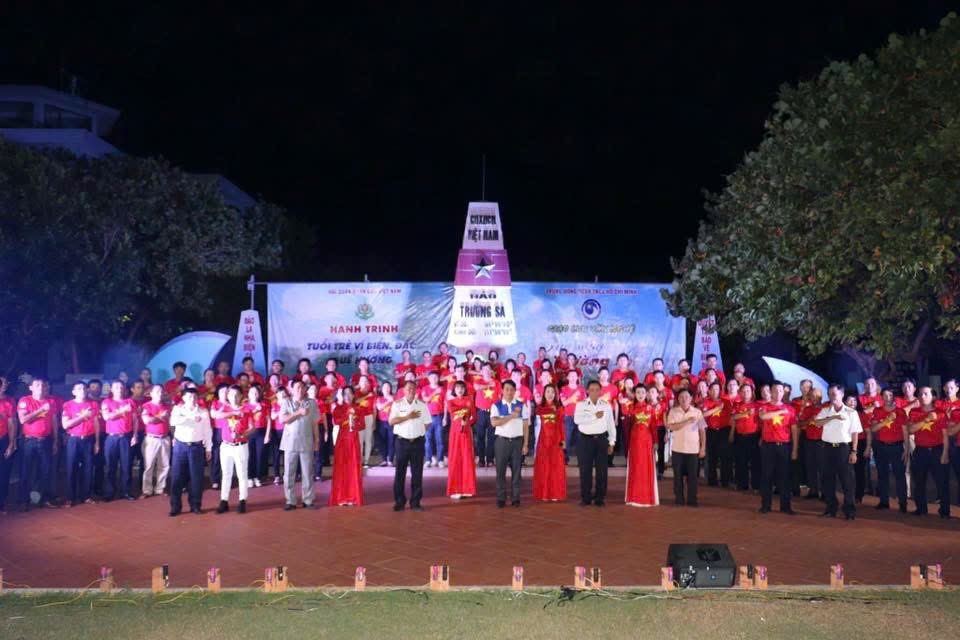 Xuân Nguyễn dance performance