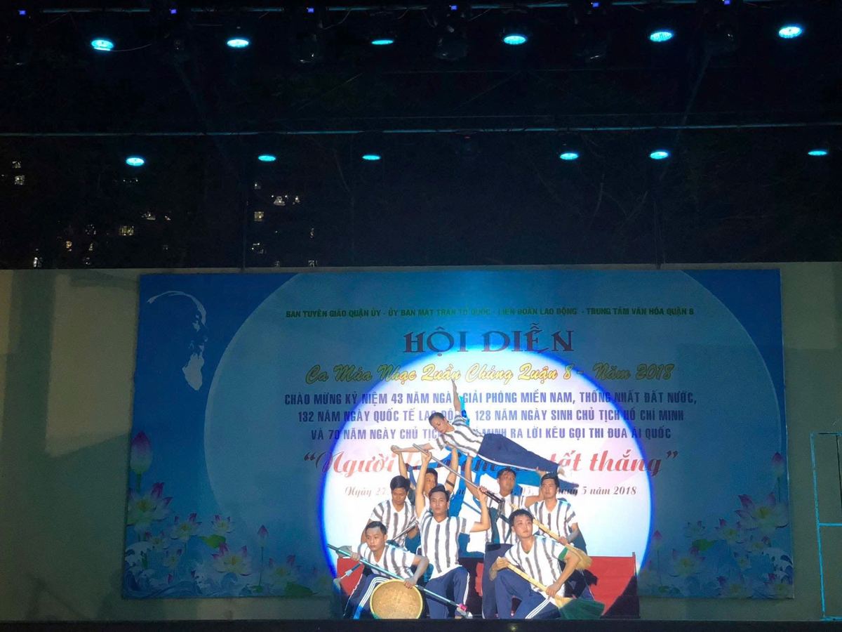 Xuân Nguyễn dance performance