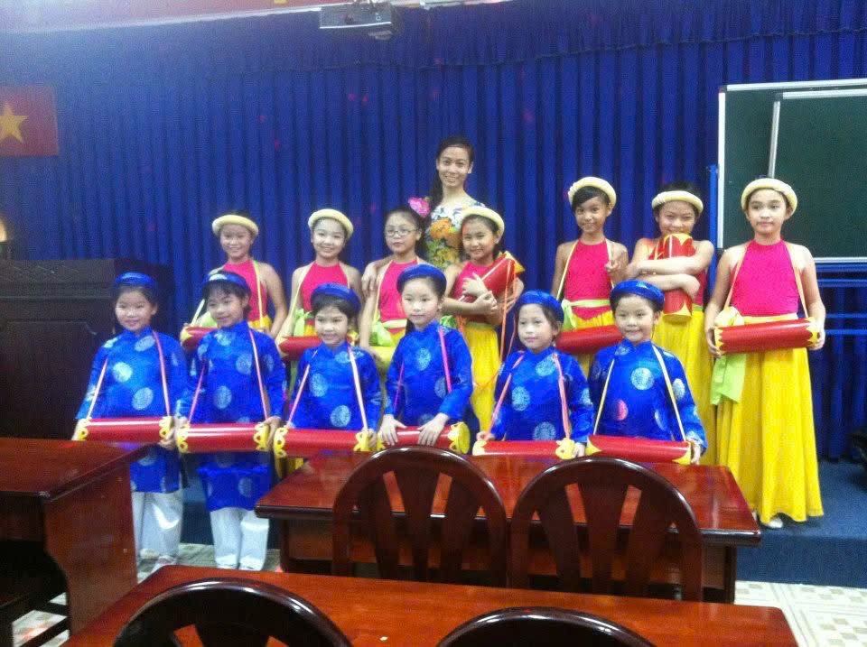 Xuân Nguyễn dance performance