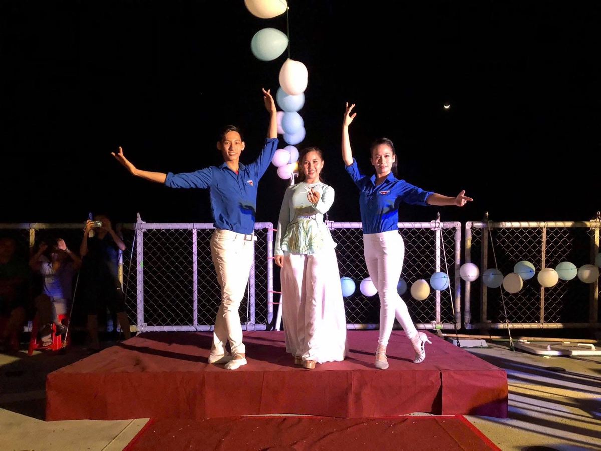 Xuân Nguyễn dance performance