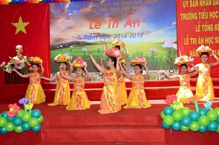Xuân Nguyễn dance performance