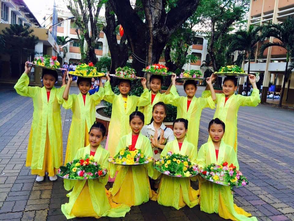 Xuân Nguyễn dance performance