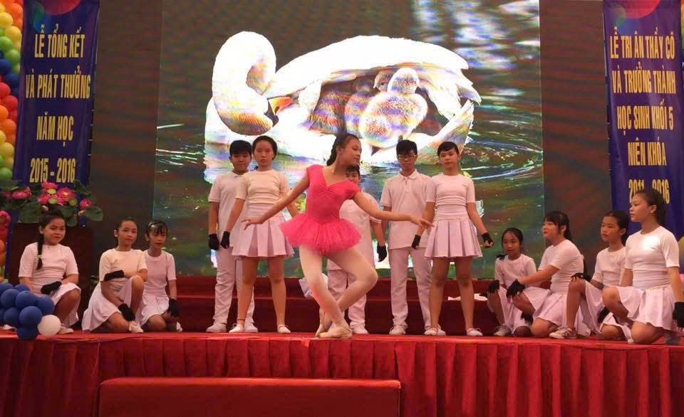Xuân Nguyễn dance performance