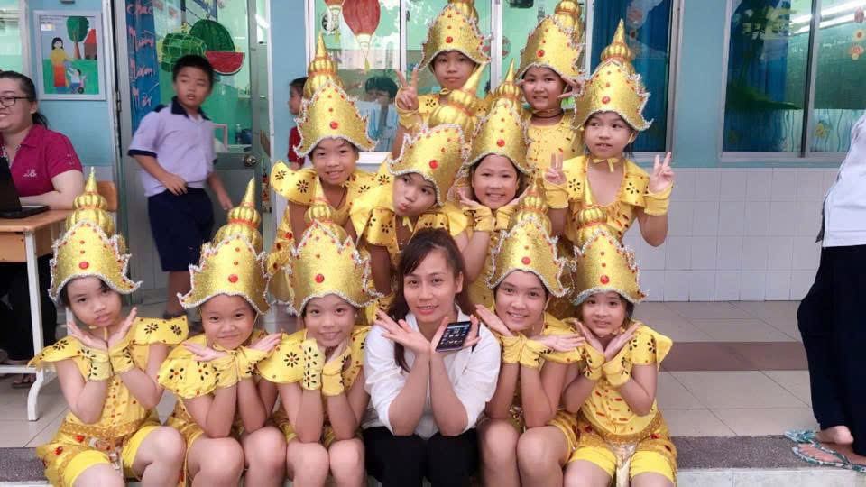 Xuân Nguyễn dance performance