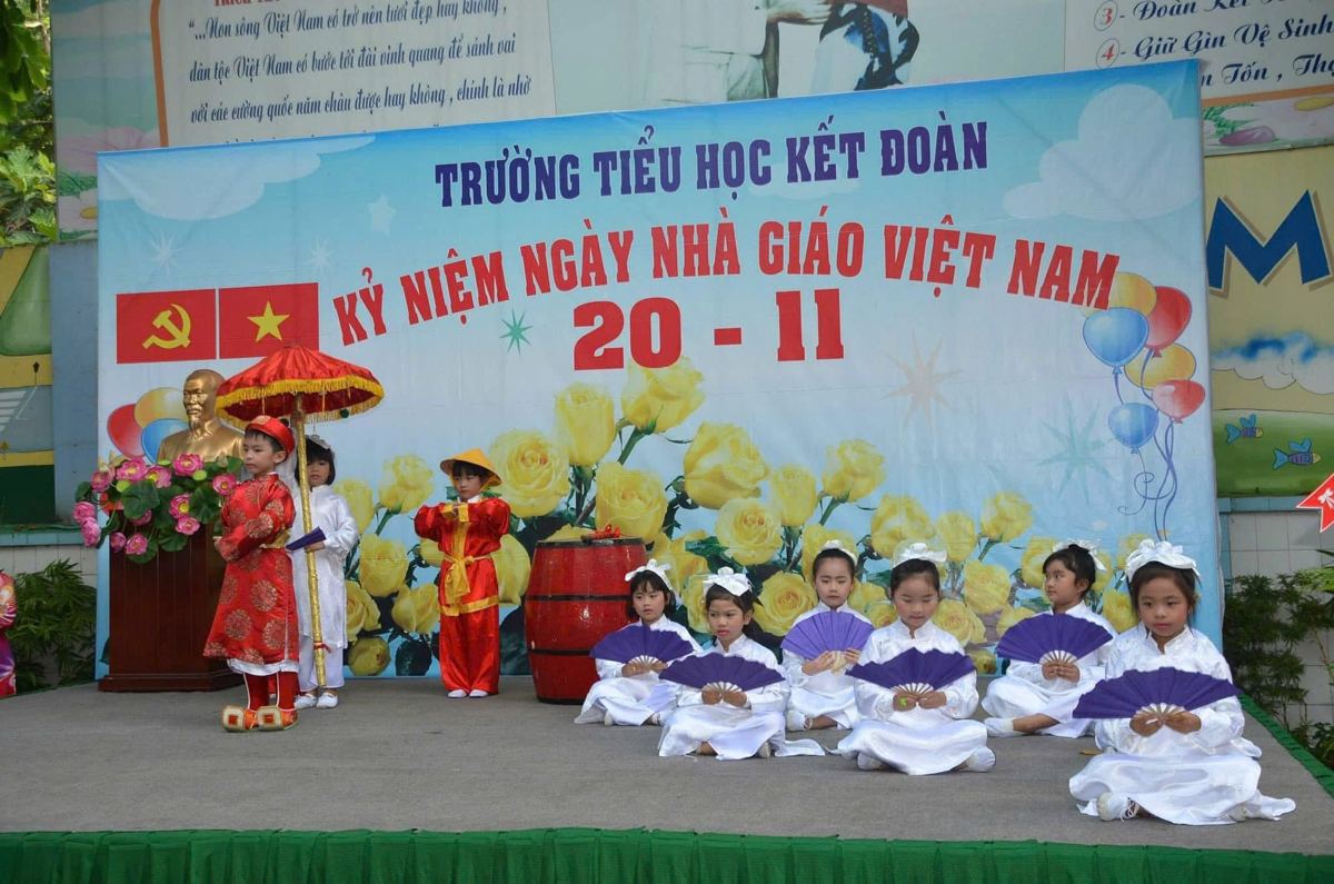 Xuân Nguyễn dance performance